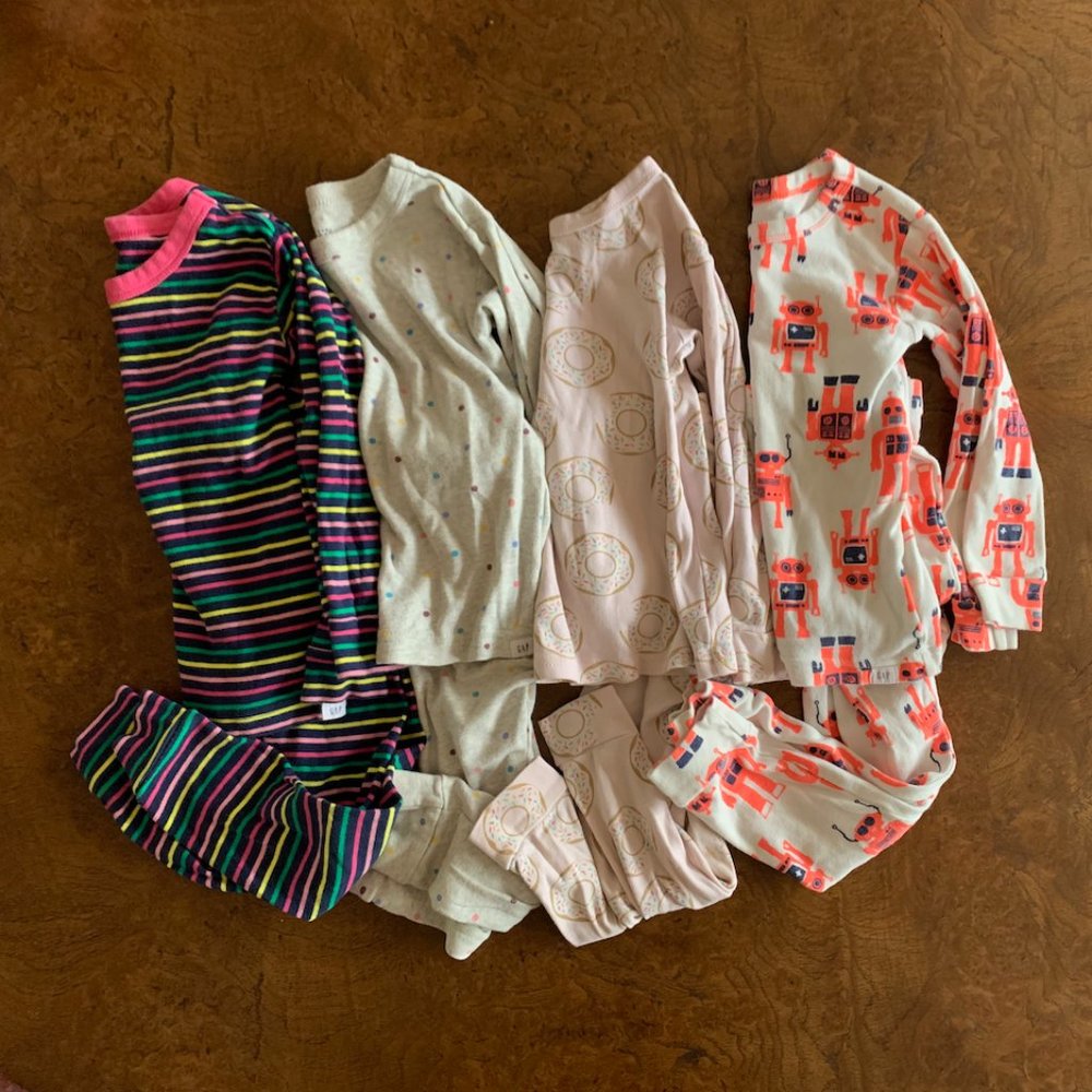 Lot of 4 Gap Size 3 Girls Pajamas